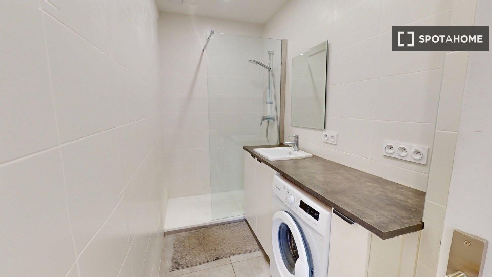 Double room Lyon, 6 beds, 116m² — photo 14