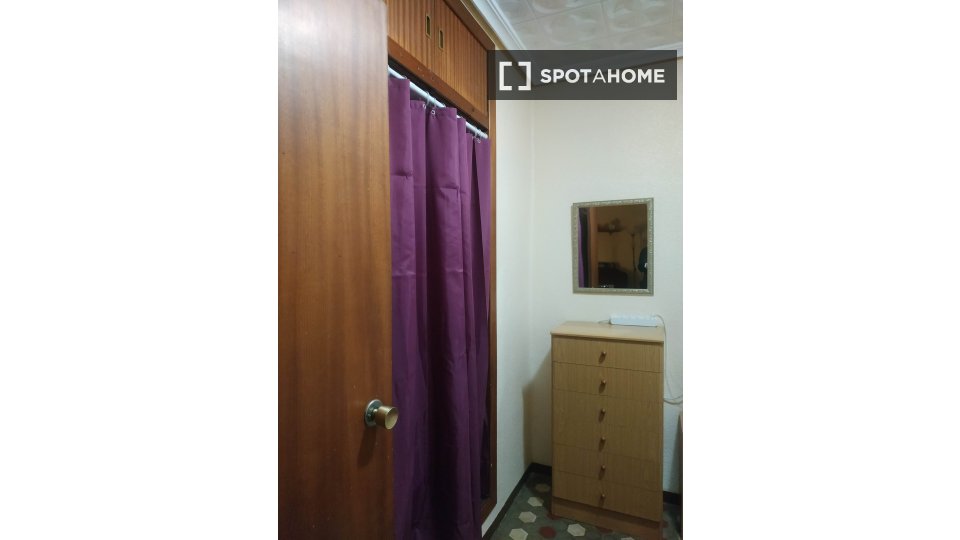 Double room Valencia, 4 beds, 82m² — photo 25