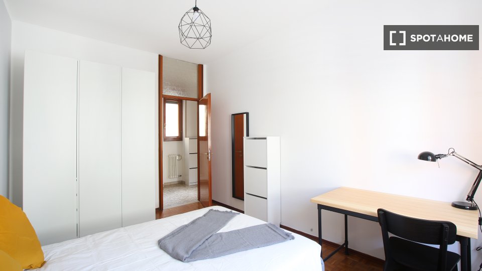 Double room Milan, 3 beds, 80m² — photo 12