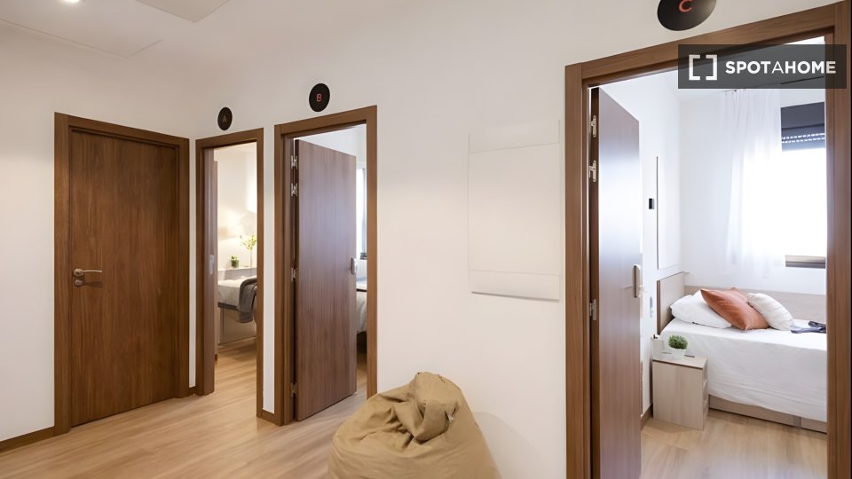 Double room Granada, 3 beds — photo 20