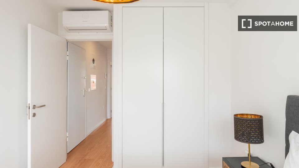 Apartment Porto, 1 bed, 64m² — photo 18