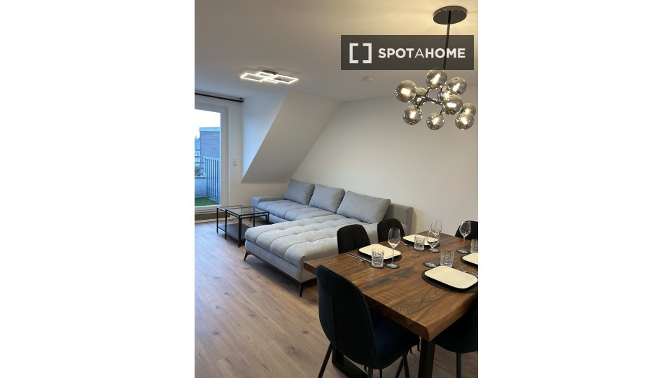 Apartment Dusseldorf, 2 beds, 74m² — photo 3