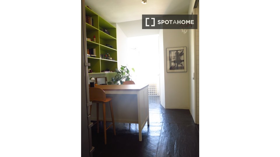 Apartment Lisbon, 2 beds, 80m² — photo 1