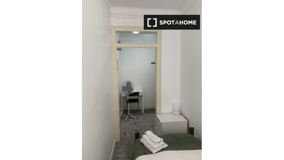 Double room Lisbon, 6 beds — photo 7