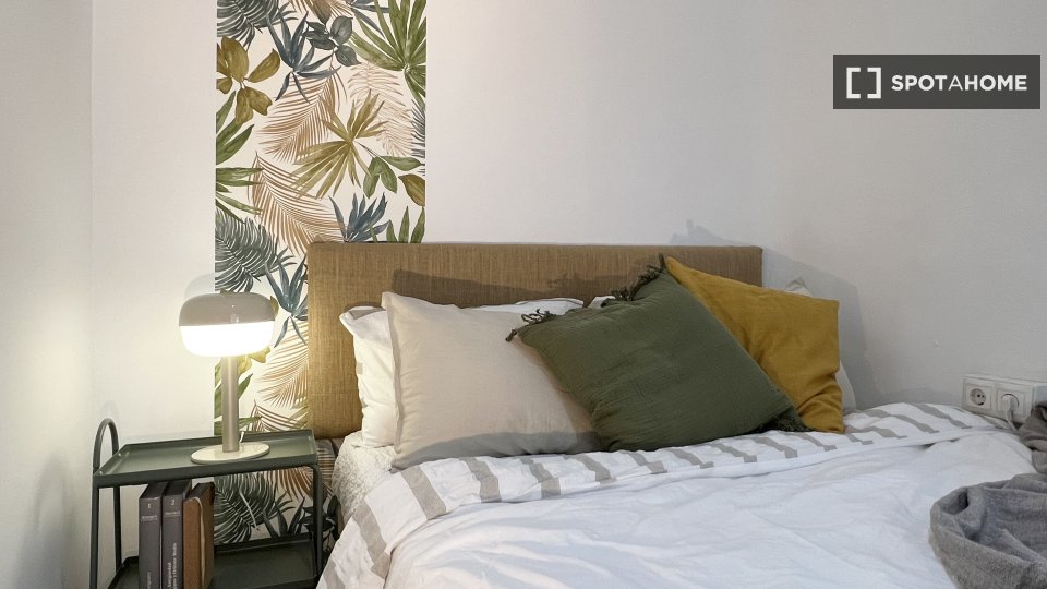 Double room Madrid, 3 beds — photo 13