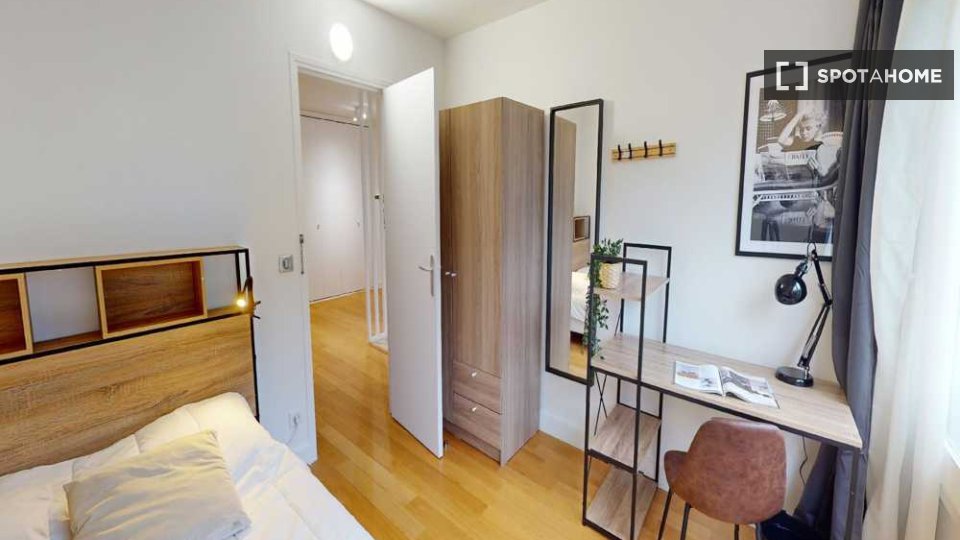 Double room Paris, 5 beds, 90m² — photo 2