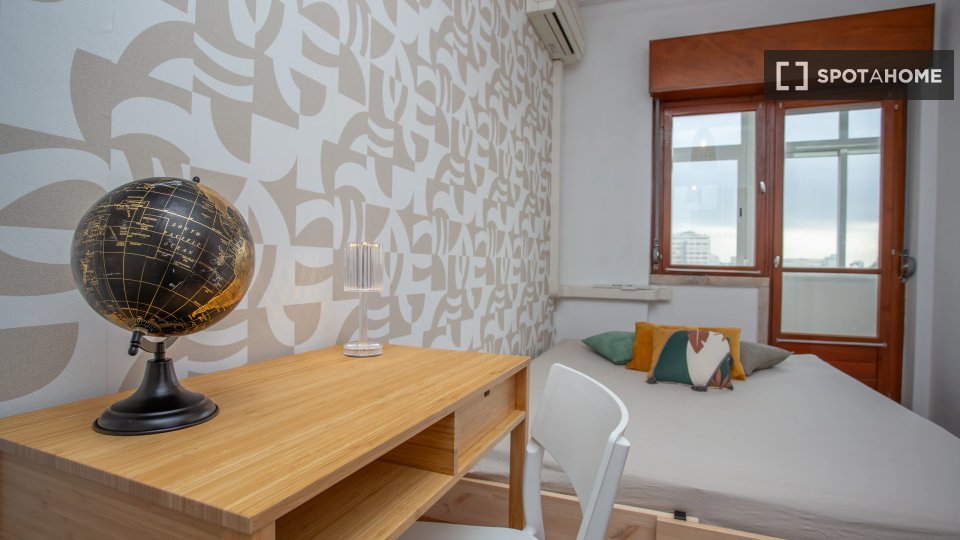 Double room Lisbon, 4 beds — photo 15