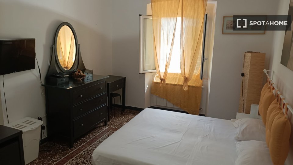 Double room Genoa, 4 beds, 175m² — photo 4