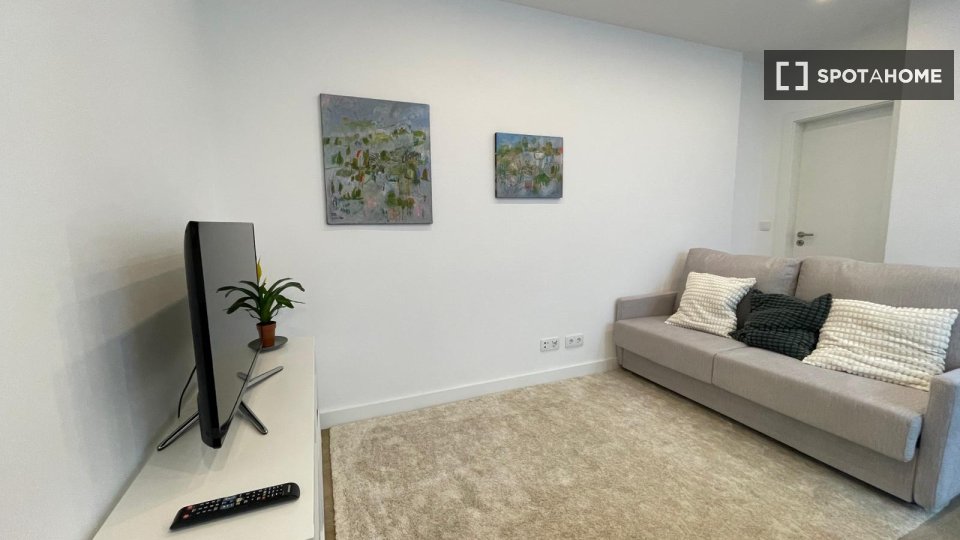 Double room Lisbon, 2 beds, 65m² — photo 6