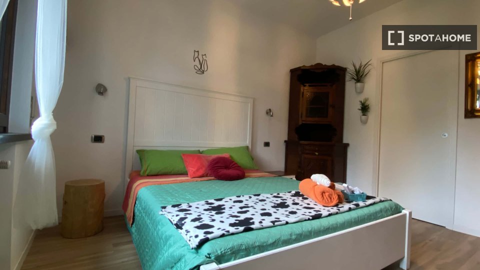 Double room Milan, 1 bed — photo 11