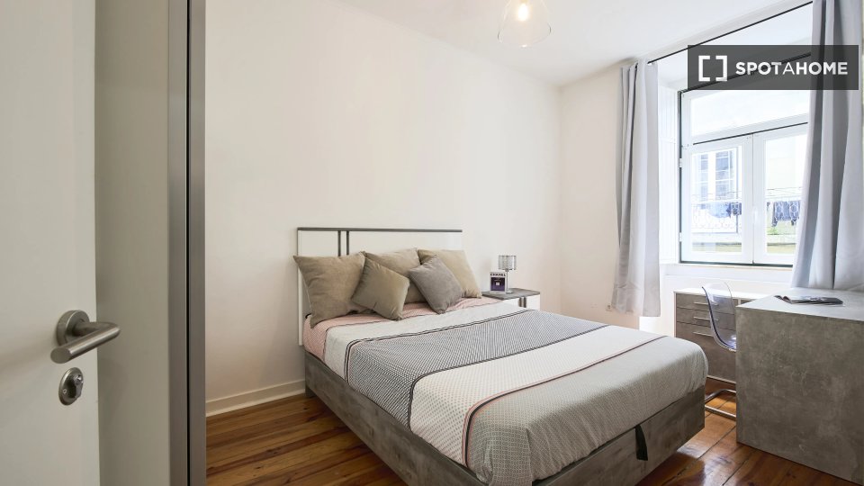 Double room Lisbon, 13 beds — photo 10
