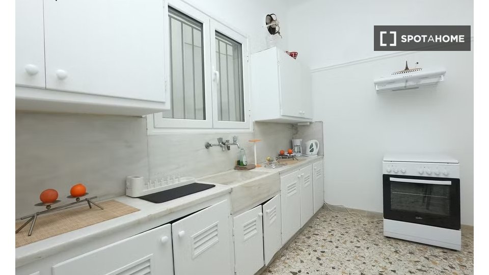 Double room Athens, 8 beds — photo 15