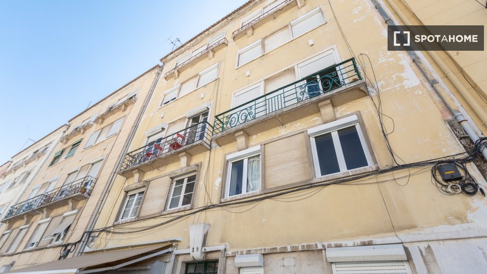 Double room Lisbon, 4 beds — photo 14