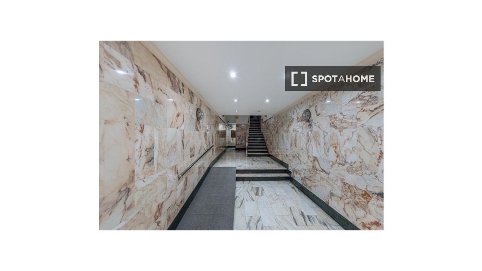 Double room Granada, 4 beds, 112m² — photo 18