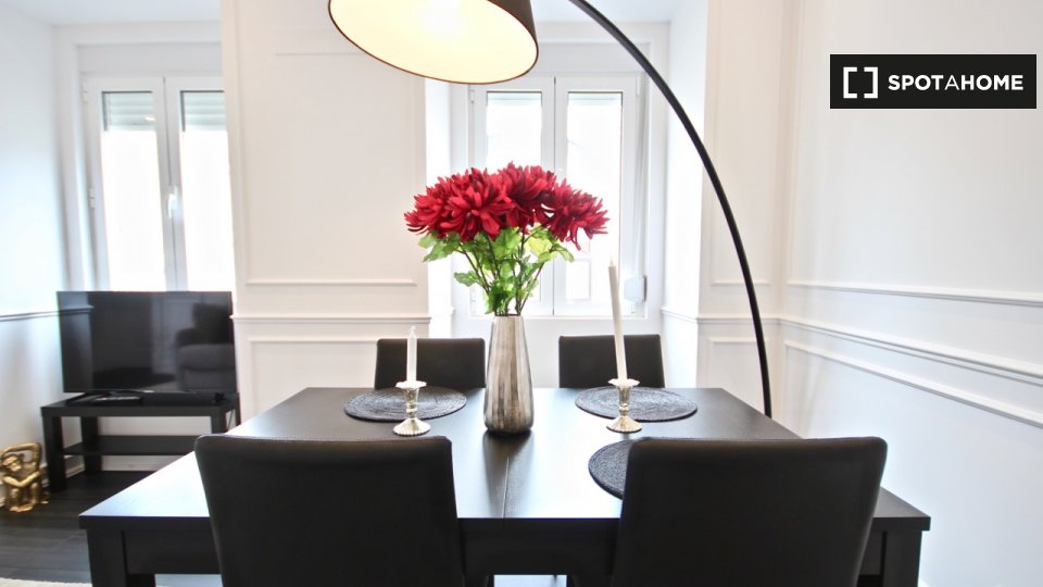 Apartment Lisbon, 2 beds, 70m² — photo 6