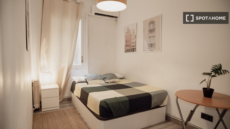 Double room Barcelona, 6 beds — photo 1