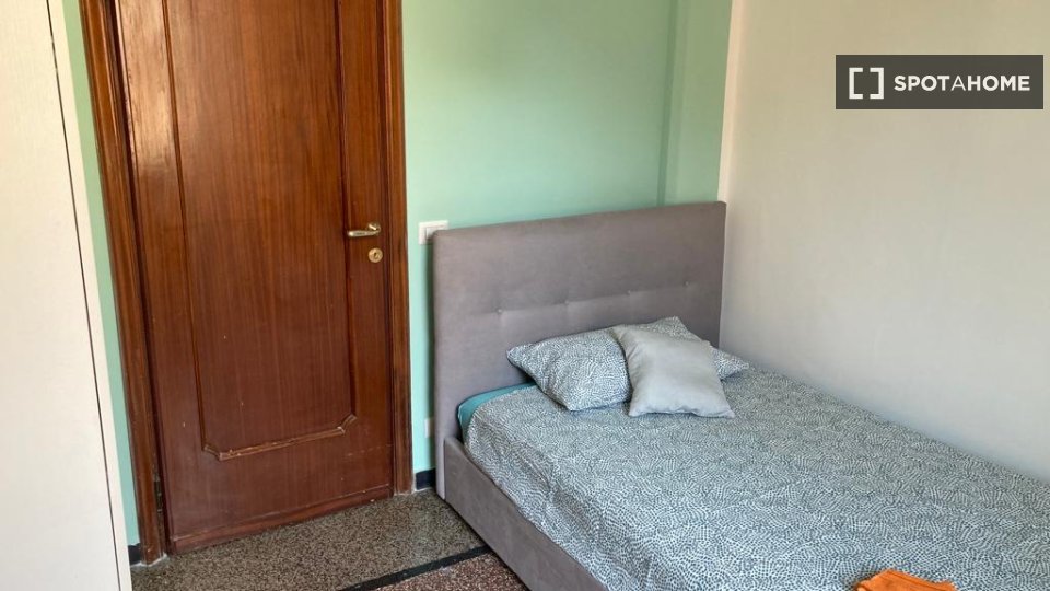 Double room Genoa, 4 beds — photo 15