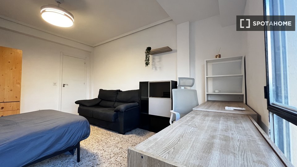 Double room Valencia, 5 beds — photo 12