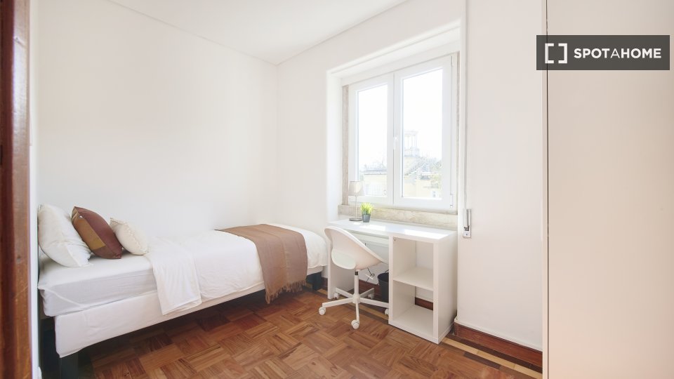 Double room Lisbon, 9 beds — photo 3