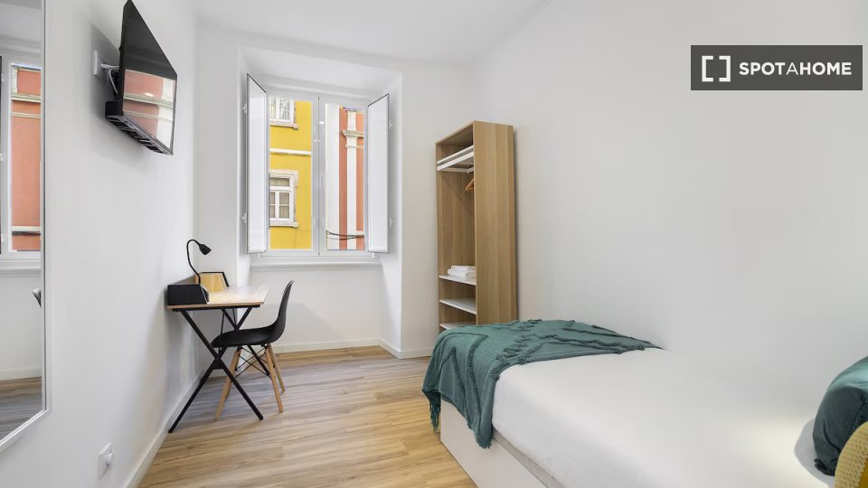 Double room Lisbon, 6 beds — photo 11