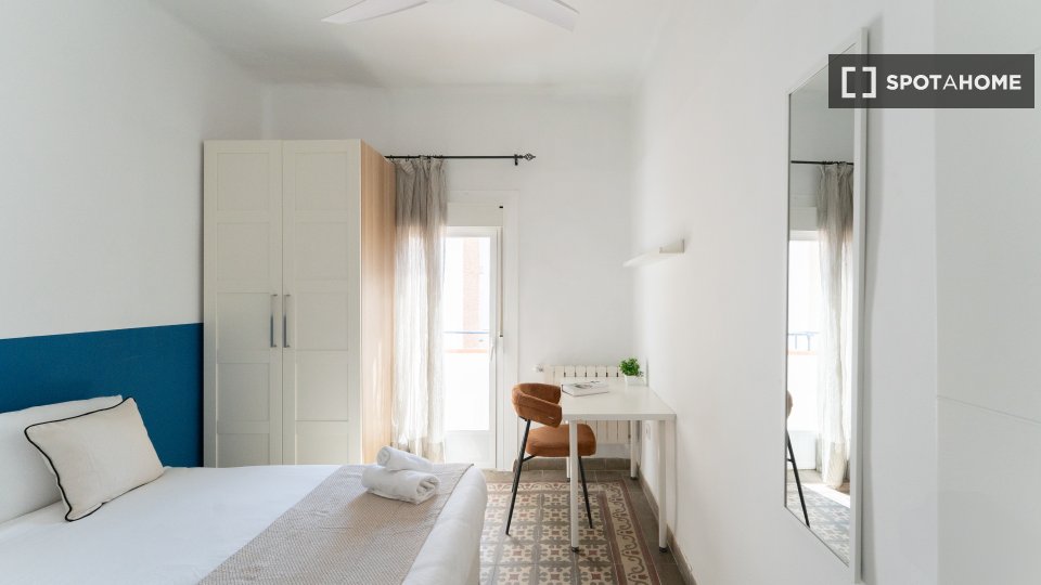 Double room Madrid, 6 beds — photo 8