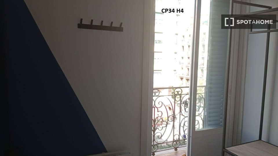 Double room Madrid, 8 beds — photo 1
