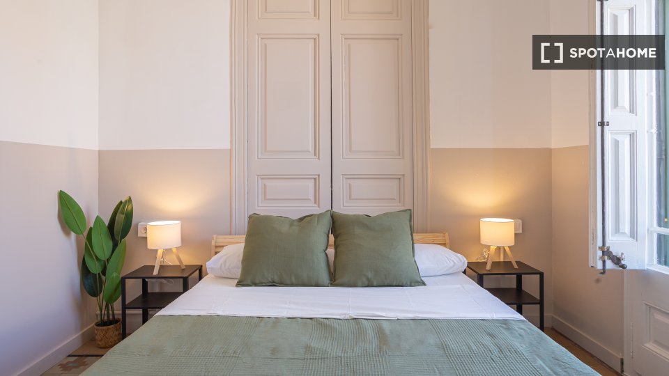 Double room Barcelona, 4 beds, 90m² — photo 17