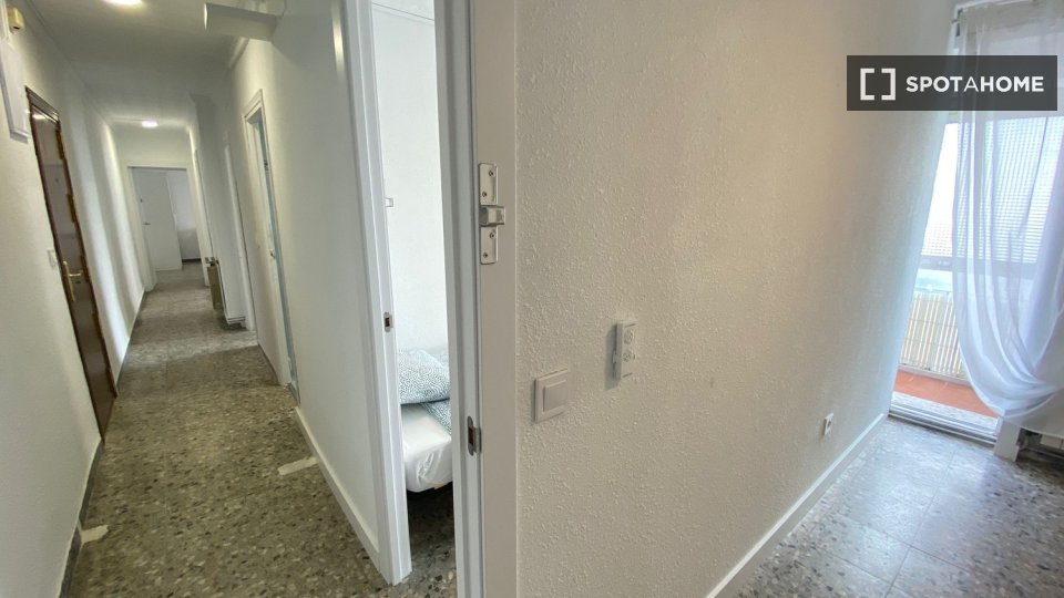 Double room Madrid, 5 beds — photo 1
