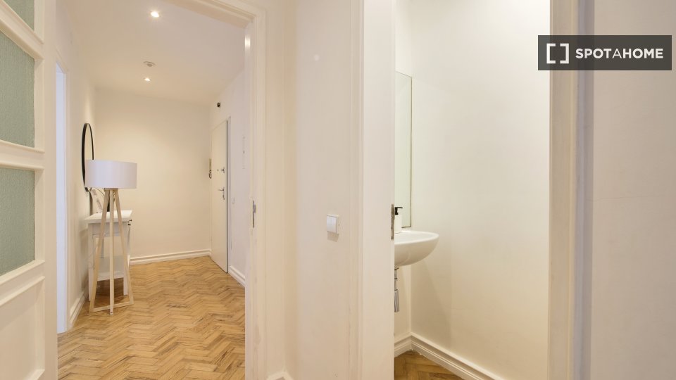Double room Lisbon, 9 beds — photo 44