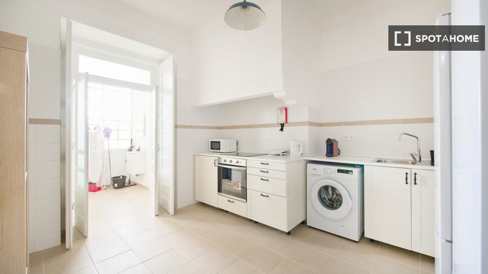 Double room Lisbon, 7 beds — photo 13