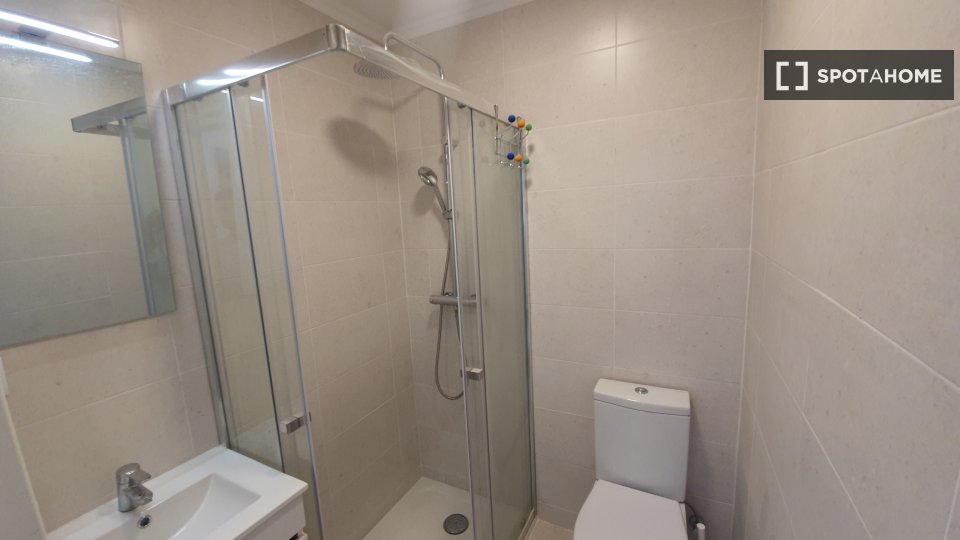 Apartment Lisbon, 2 beds — photo 42