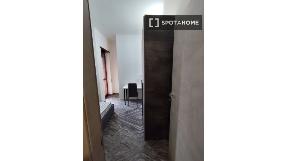 Double room Bologna, 8 beds, 150m² — photo 11