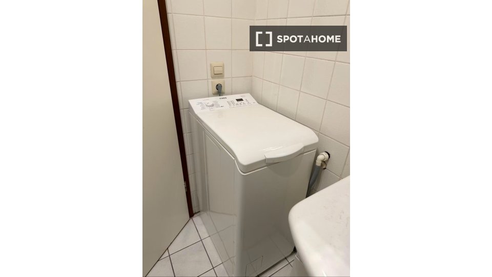 Double room Berlin, 5 beds, 85m² — photo 2