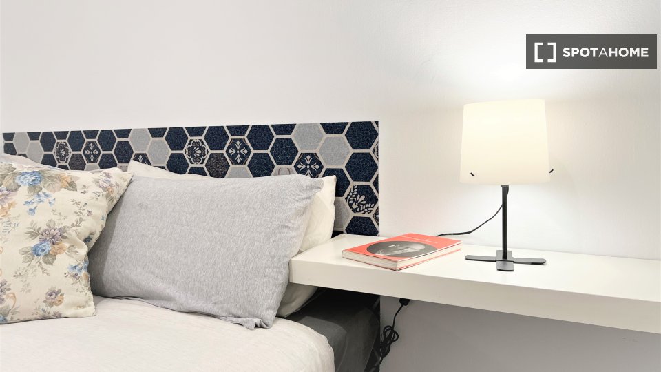 Double room Madrid, 6 beds, 100m² — photo 5