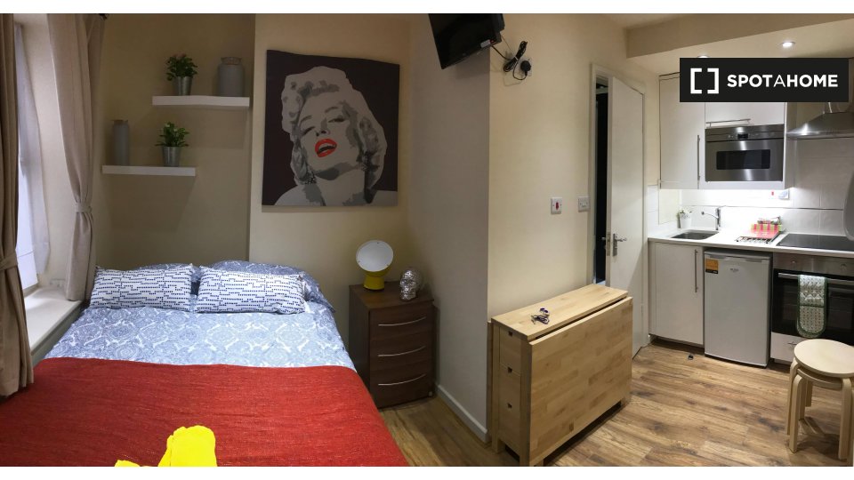Apartment mono London — photo 1