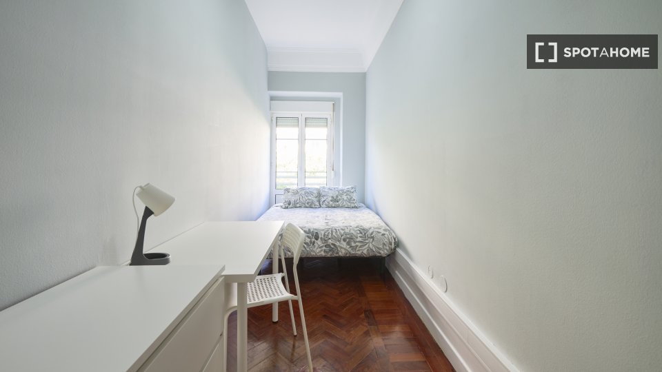 Double room Lisbon, 16 beds — photo 12