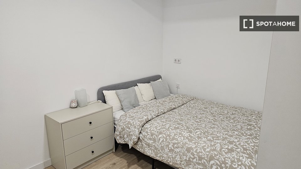 Double room Madrid, 2 beds, 117m² — photo 9