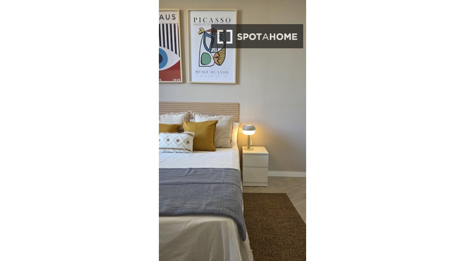 Double room Barcelona, 10 beds, 210m² — photo 19