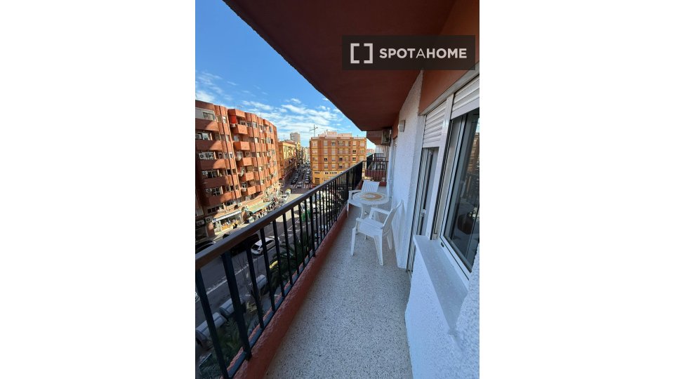 Apartment Alicante, 3 beds, 90m² — photo 1