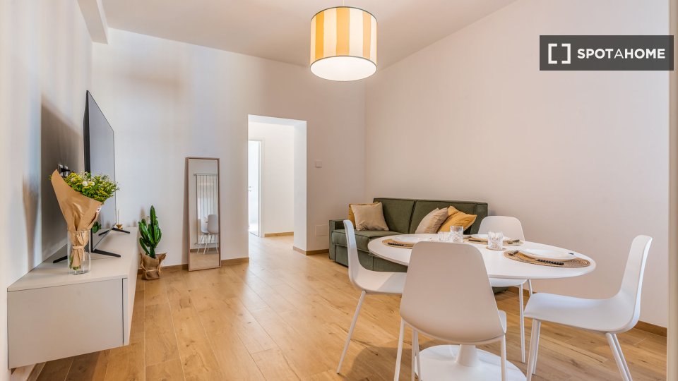 Apartment Milan, 1 bed, 69m² — photo 2
