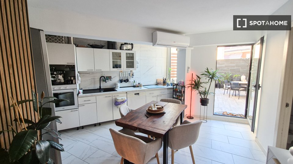 Apartment Alicante, 3 beds, 125m² — photo 1