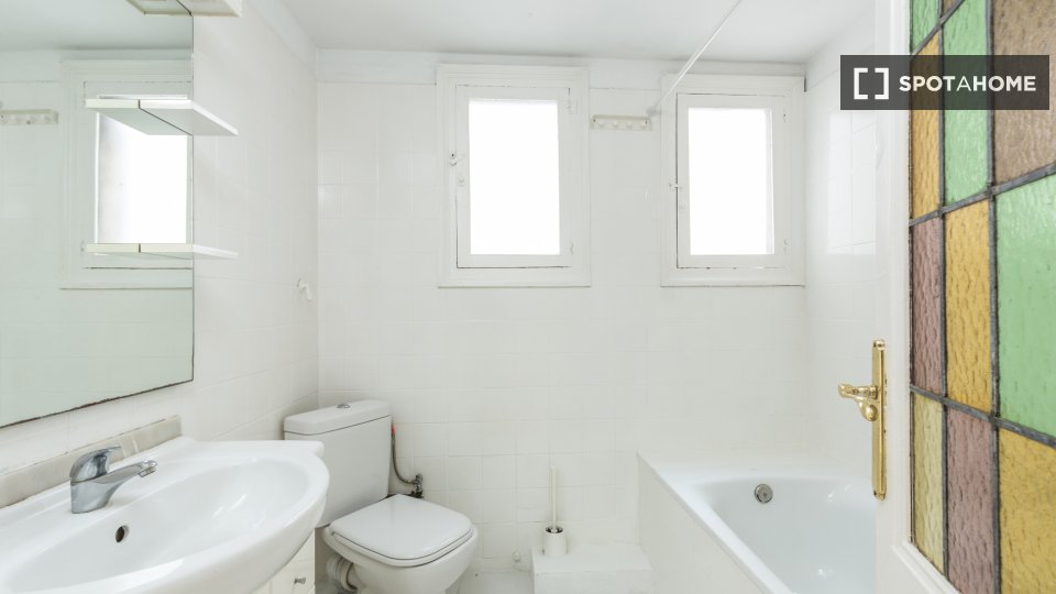 Double room Barcelona, 6 beds, 100m² — photo 15