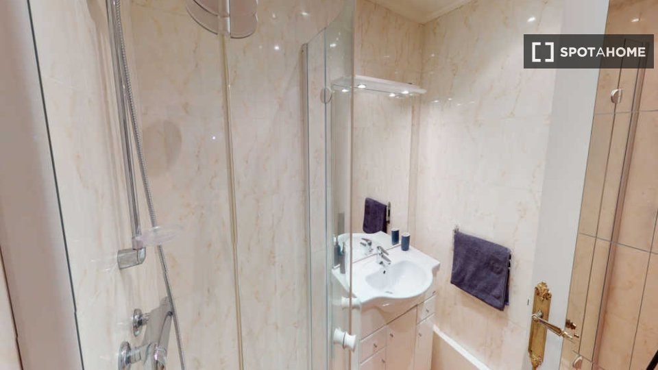 Double room Paris, 4 beds, 90m² — photo 8