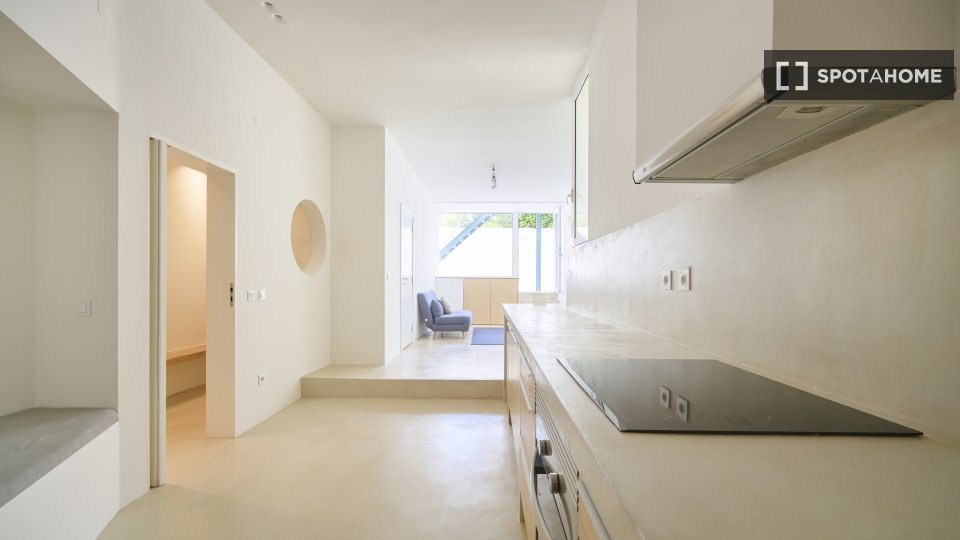 Apartment Lisbon, 2 beds — photo 14