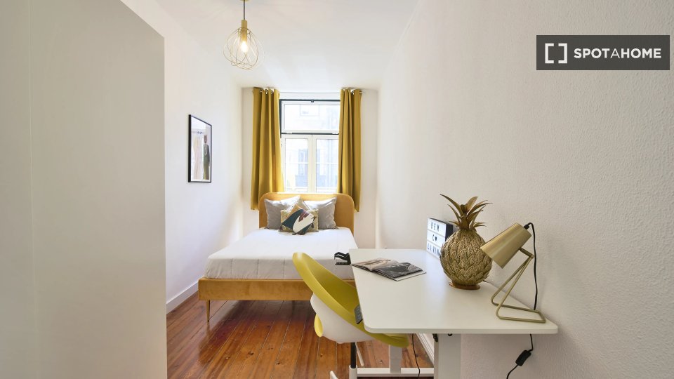 Double room Lisbon, 13 beds — photo 10