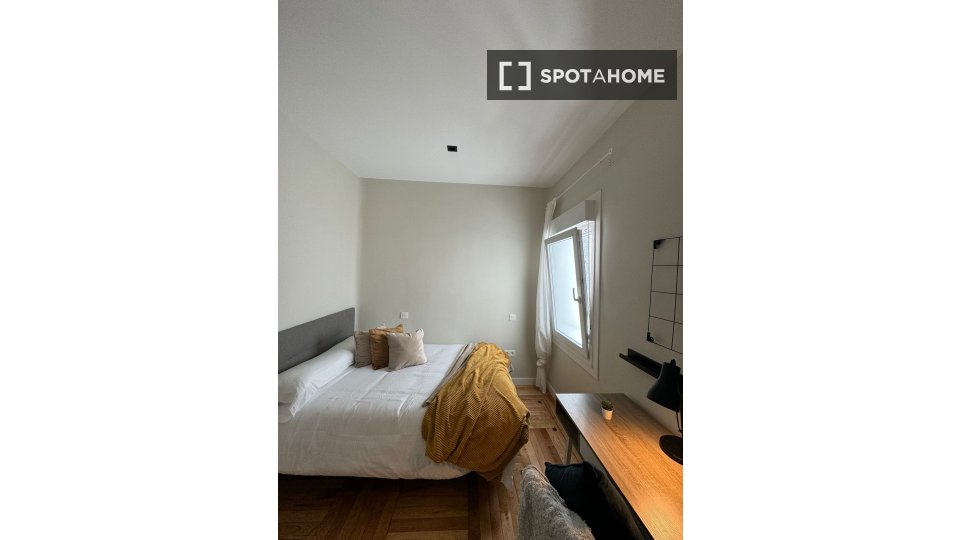 Double room Madrid, 8 beds, 139m² — photo 22
