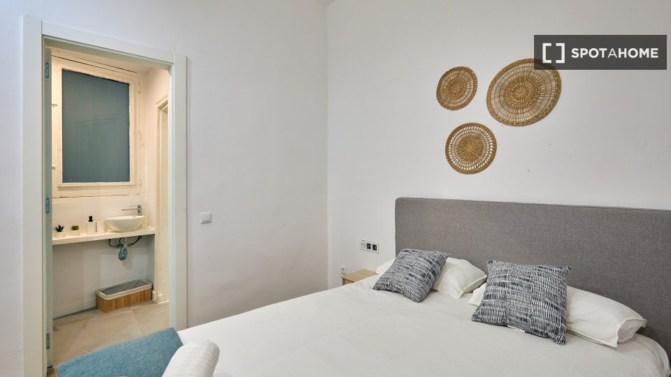 Apartment Barcelona, 2 beds, 80m² — photo 27