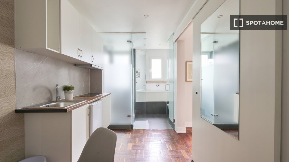 Double room Lisbon, 6 beds — photo 4