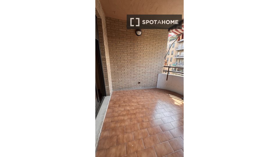 Double room Valencia, 5 beds, 240m² — photo 10