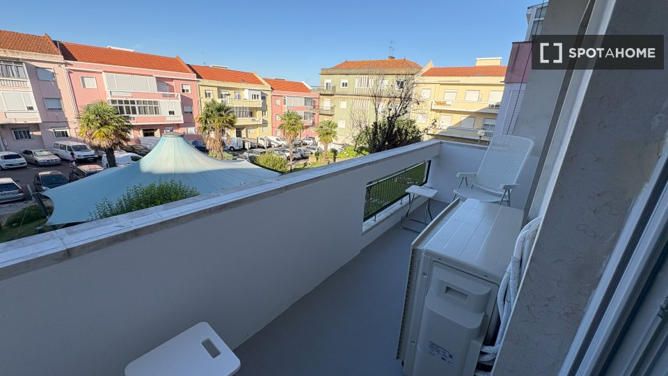 Double room Lisbon, 4 beds, 90m² — photo 2